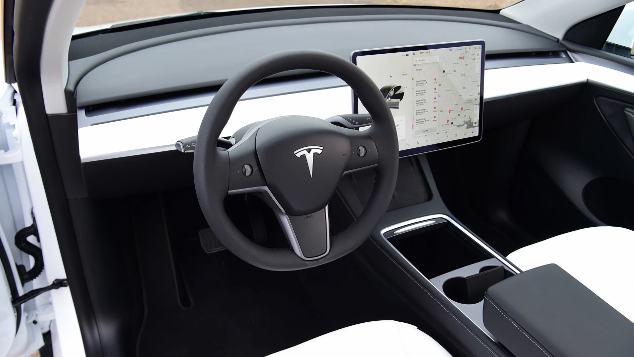 tesla-lai-khung