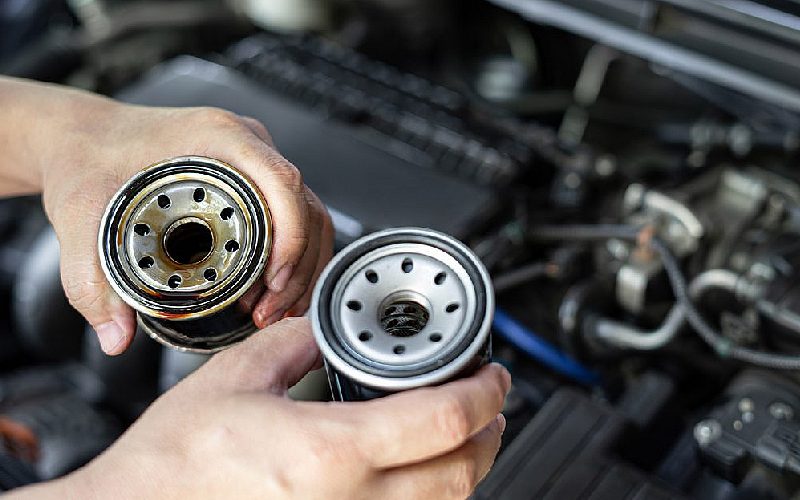 Bộ lọc nhớt hỏng khiến xe chảy dầu dưới gầm