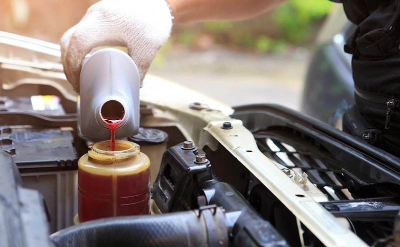 Dầu hộp số tự động thường có màu đỏ